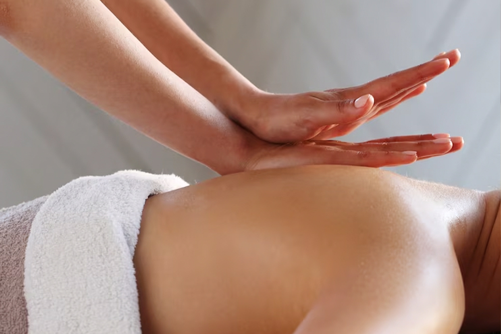 Hoofd-, nek-, schouder- en rugmassage bij Moon's Massage